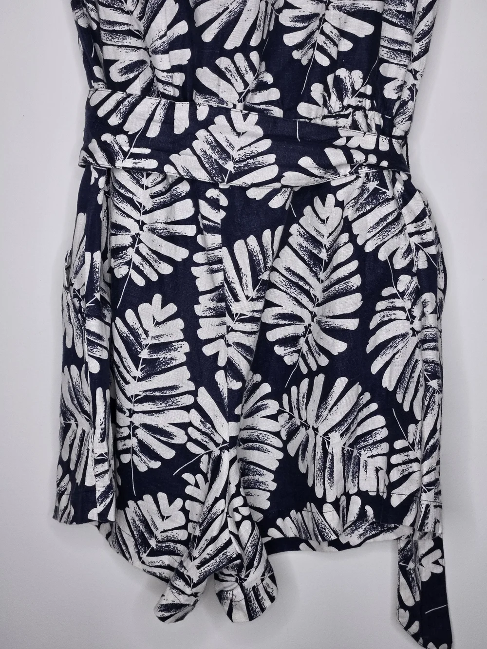 Banana Republic 100% Linen Navy and White Leaf Print Strapless Romper Size 8